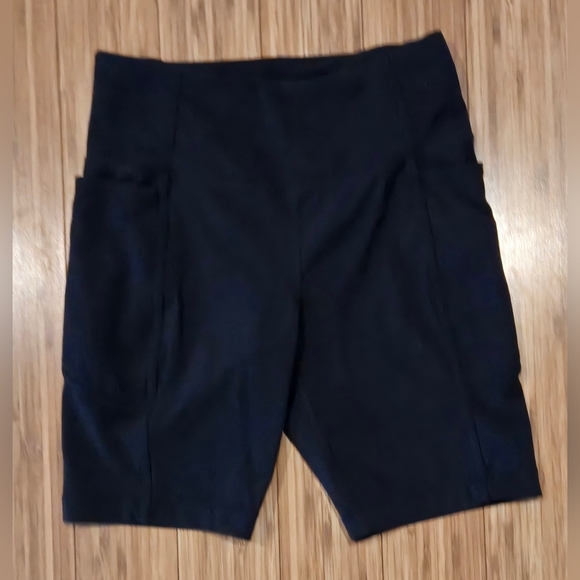 NWOT Mondetta Black Shorts - Picture 1 of 8